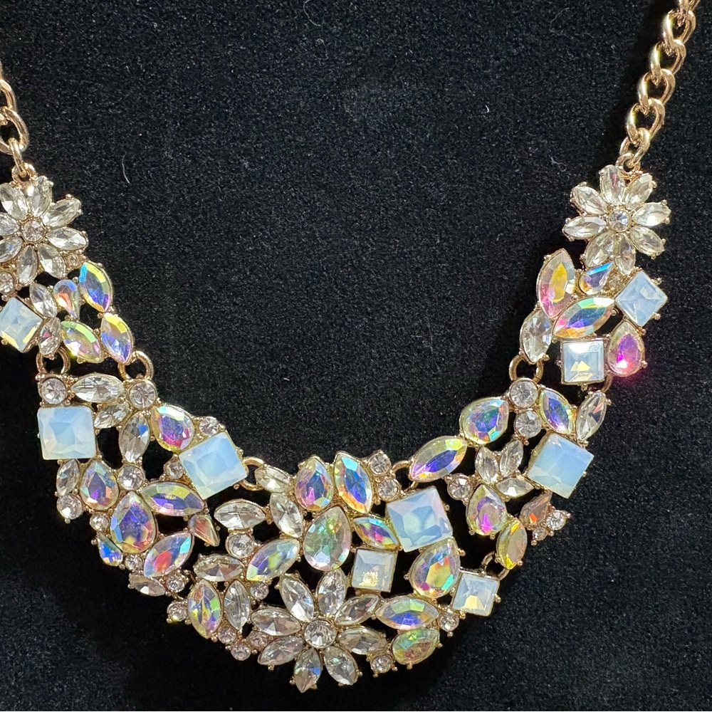 Park Lane Elsa Necklace - Bridal, Pageant, Holiday - Picture 2 of 3